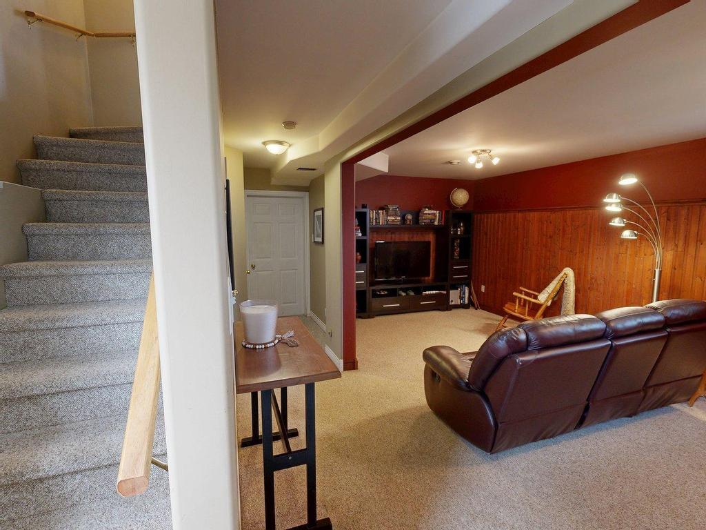 












181 Vicky Crescent

,
Eastern Passage,




NS
B3G 1T3

