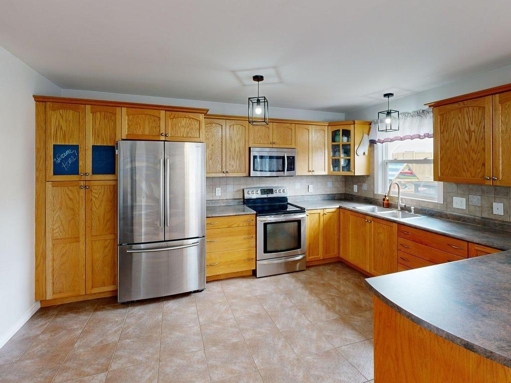 












181 Vicky Crescent

,
Eastern Passage,




NS
B3G 1T3

