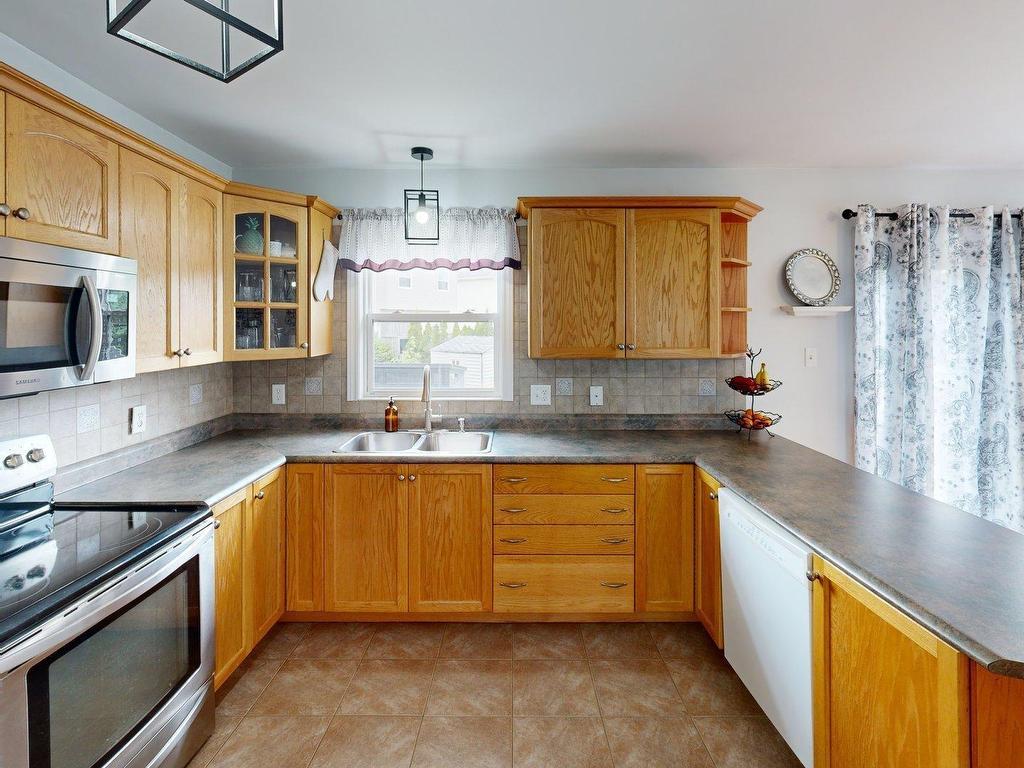 












181 Vicky Crescent

,
Eastern Passage,




NS
B3G 1T3

