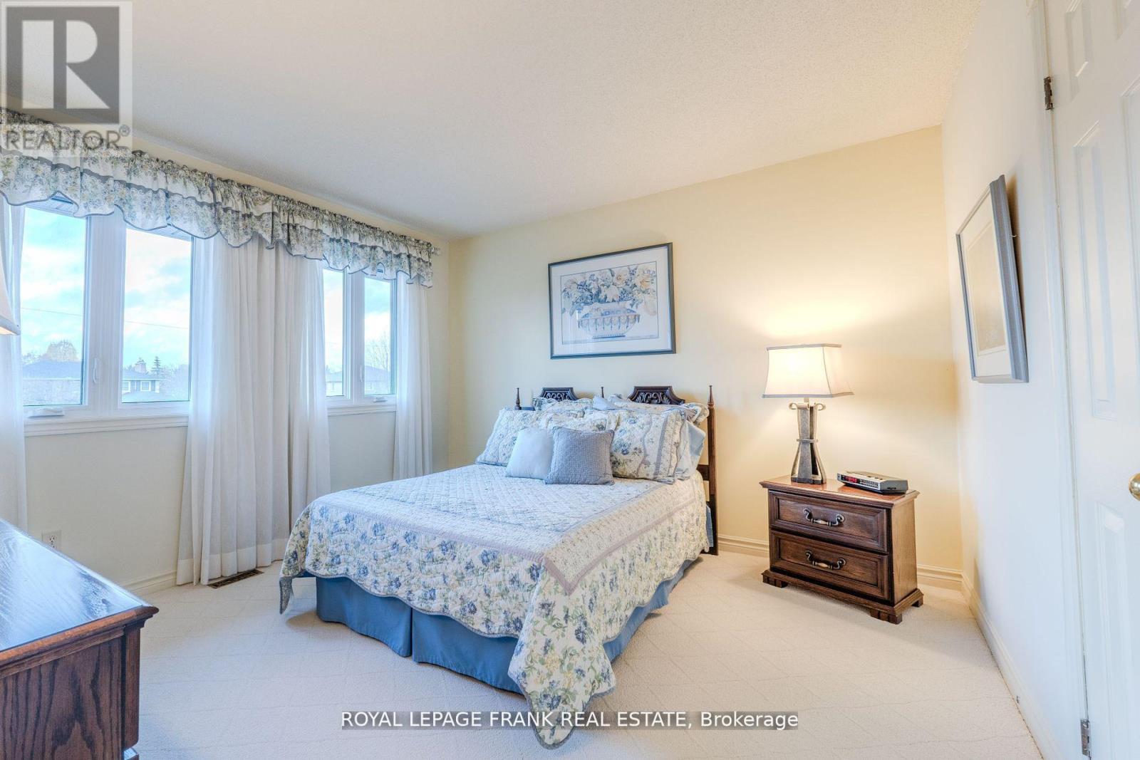 












1 DUNSFORD COURT

,
Kawartha Lakes (Lindsay),




Ontario
K9V5T3

