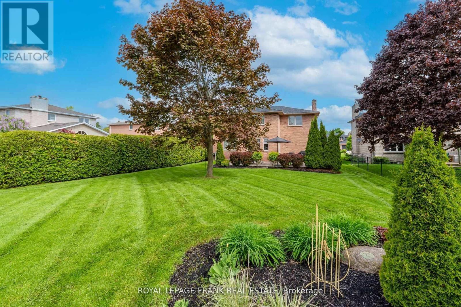 












1 DUNSFORD COURT

,
Kawartha Lakes (Lindsay),




Ontario
K9V5T3

