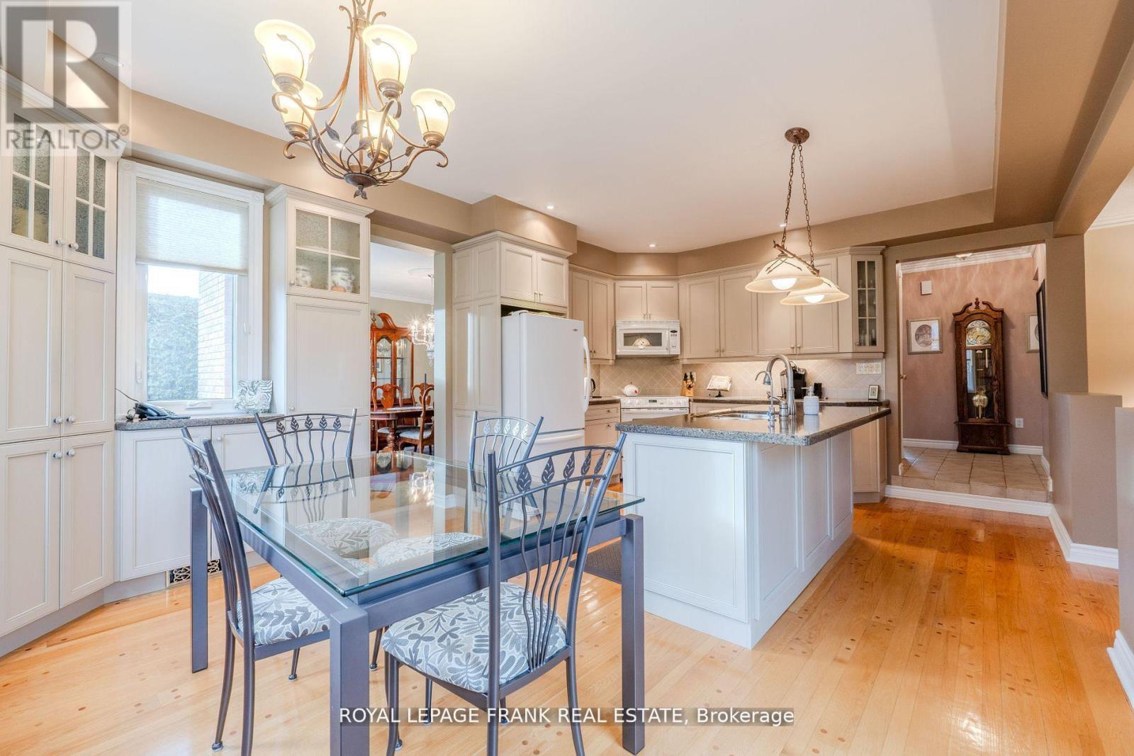 












1 DUNSFORD COURT

,
Kawartha Lakes (Lindsay),




Ontario
K9V5T3

