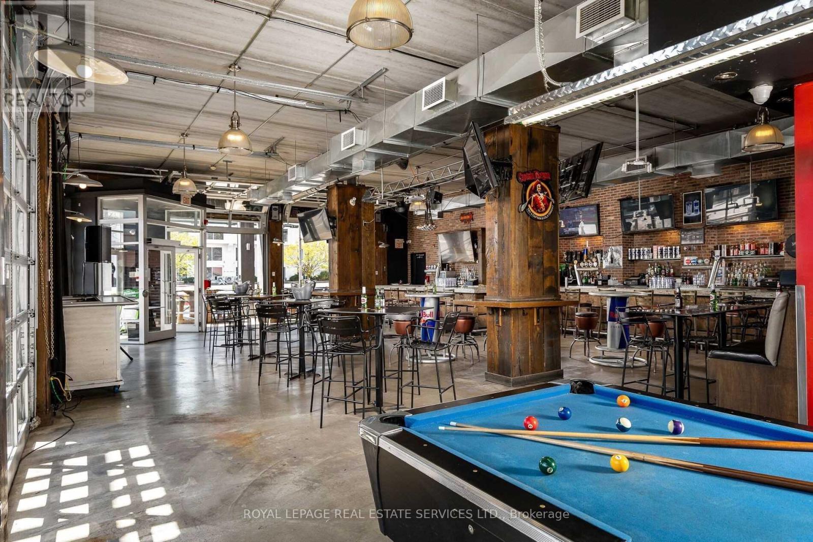 












5043 CENTRE STREET

,
Niagara Falls,




Ontario
L2G3N8

