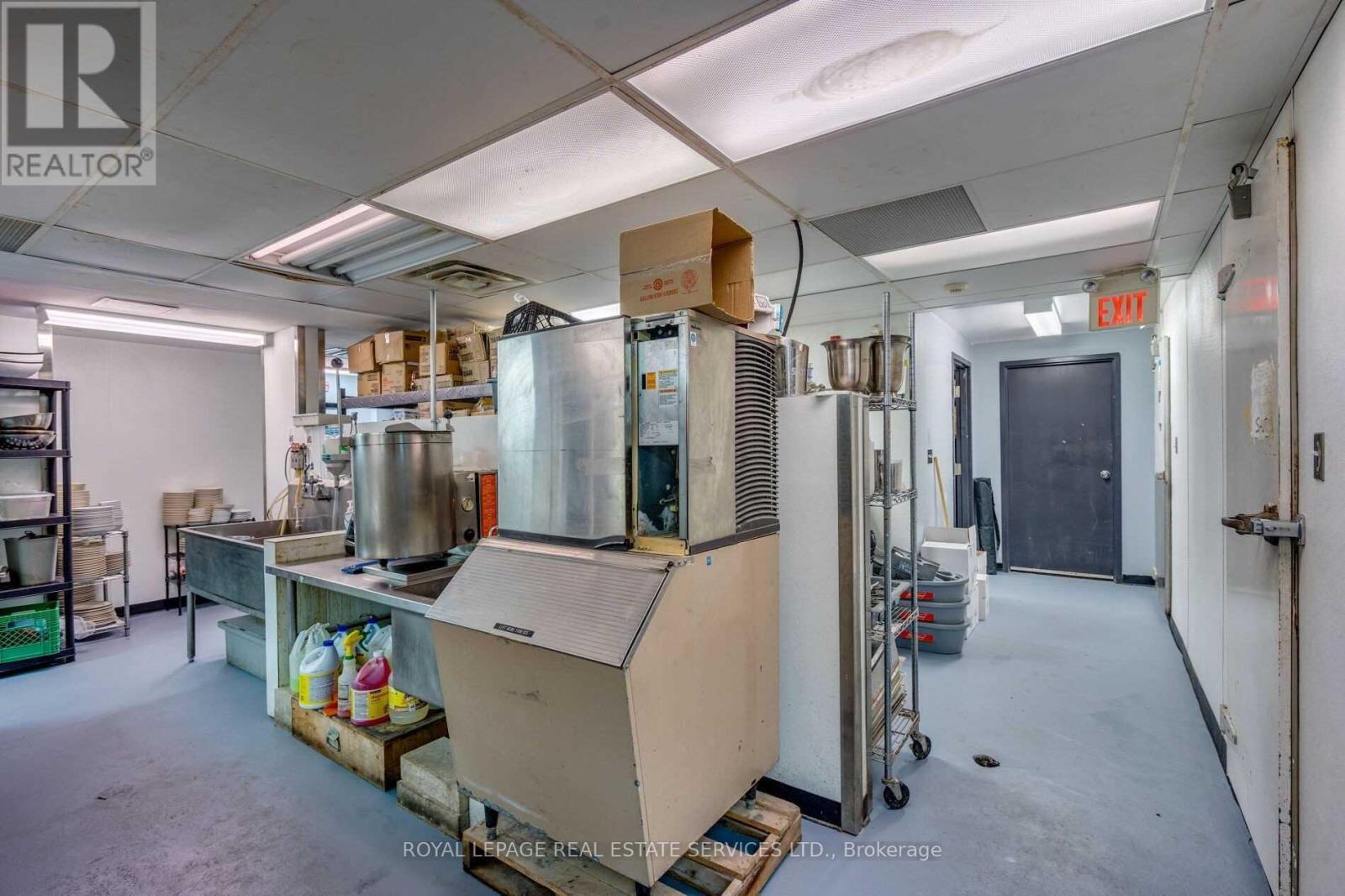 












5043 CENTRE STREET

,
Niagara Falls,




Ontario
L2G3N8

