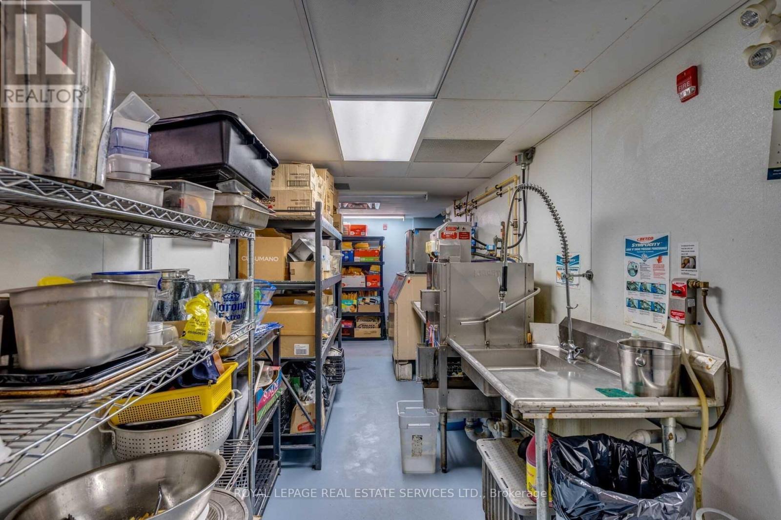 












5043 CENTRE STREET

,
Niagara Falls,




Ontario
L2G3N8

