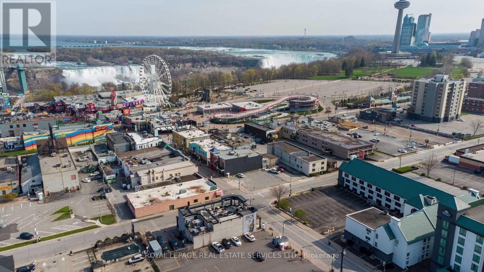 












5043 CENTRE STREET

,
Niagara Falls,




Ontario
L2G3N8

