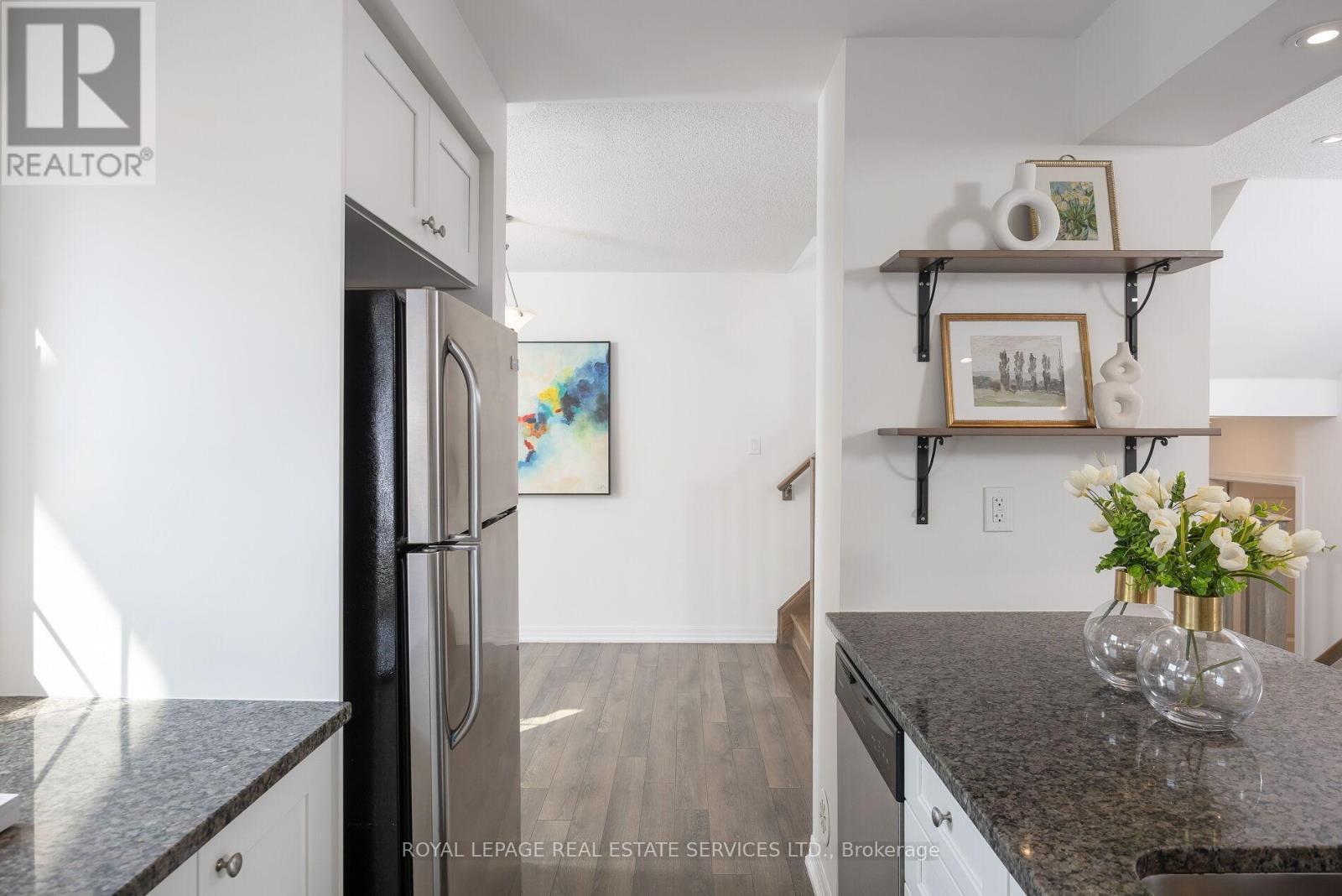 












242 BETSY DRIVE

,
Oakville,




Ontario
L6M0V3

