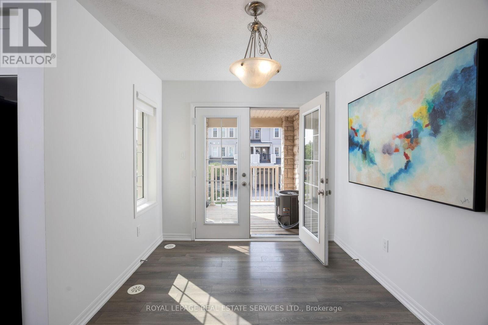 












242 BETSY DRIVE

,
Oakville,




Ontario
L6M0V3

