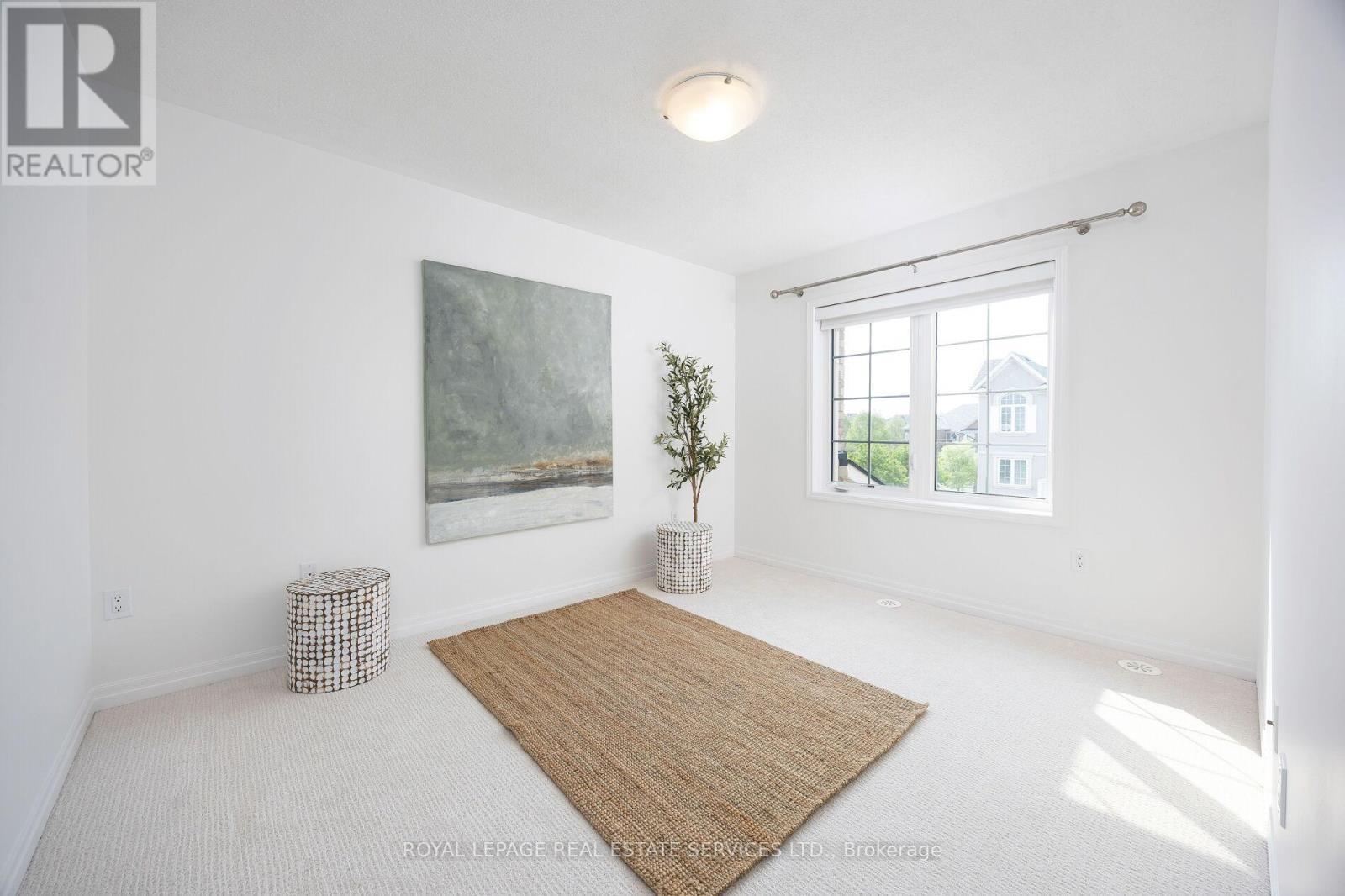 












242 BETSY DRIVE

,
Oakville,




Ontario
L6M0V3

