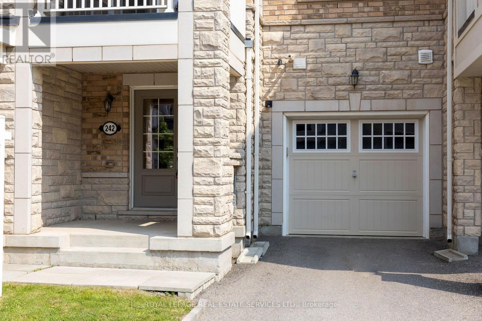 












242 BETSY DRIVE

,
Oakville,




Ontario
L6M0V3

