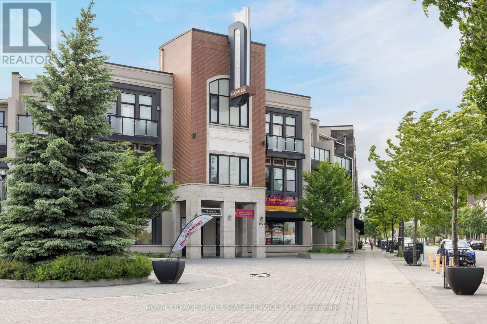 












242 BETSY DRIVE

,
Oakville,




Ontario
L6M0V3

