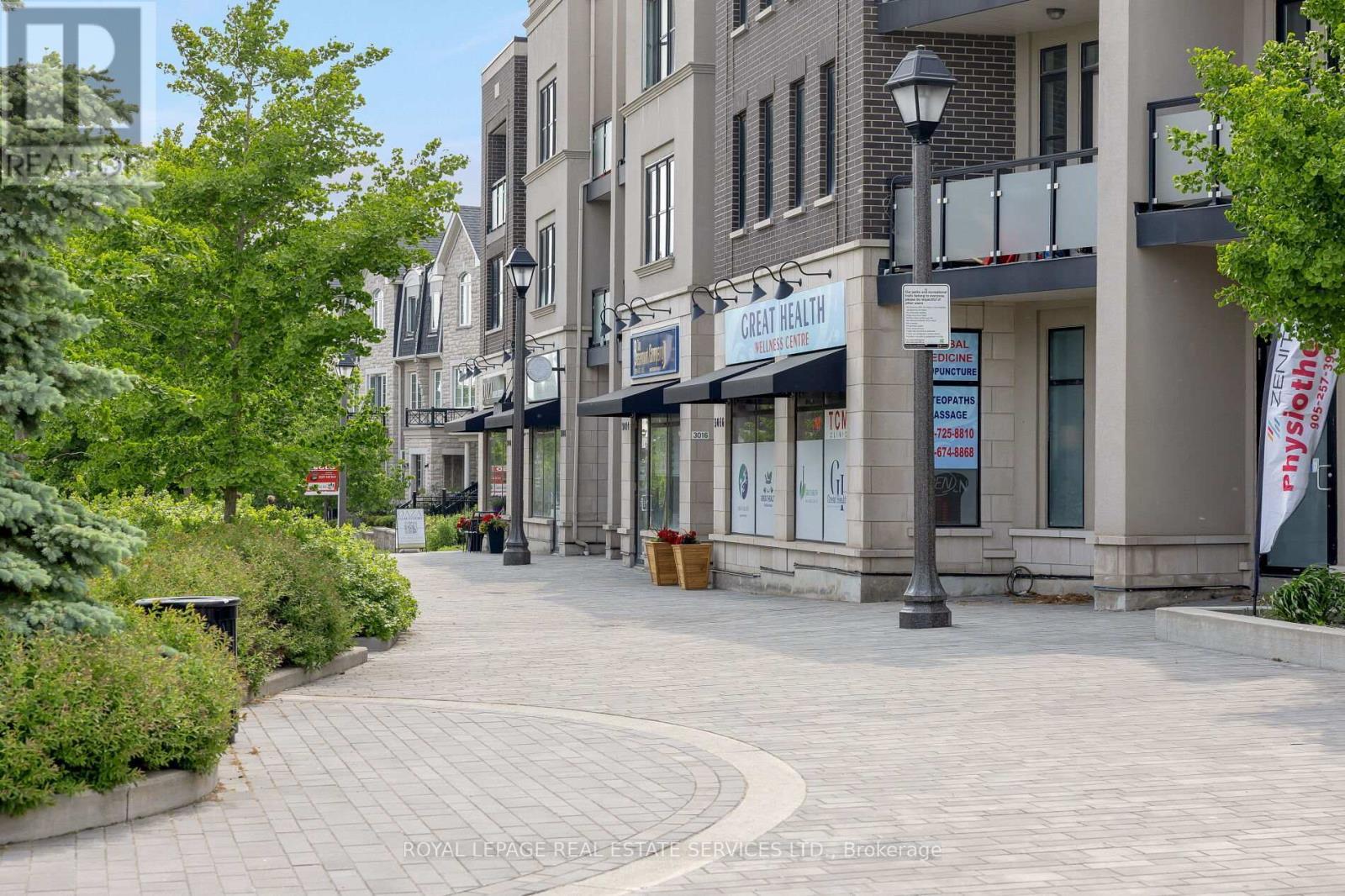 












242 BETSY DRIVE

,
Oakville,




Ontario
L6M0V3

