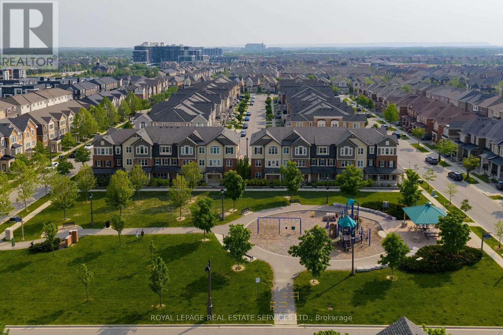 












242 BETSY DRIVE

,
Oakville,




Ontario
L6M0V3

