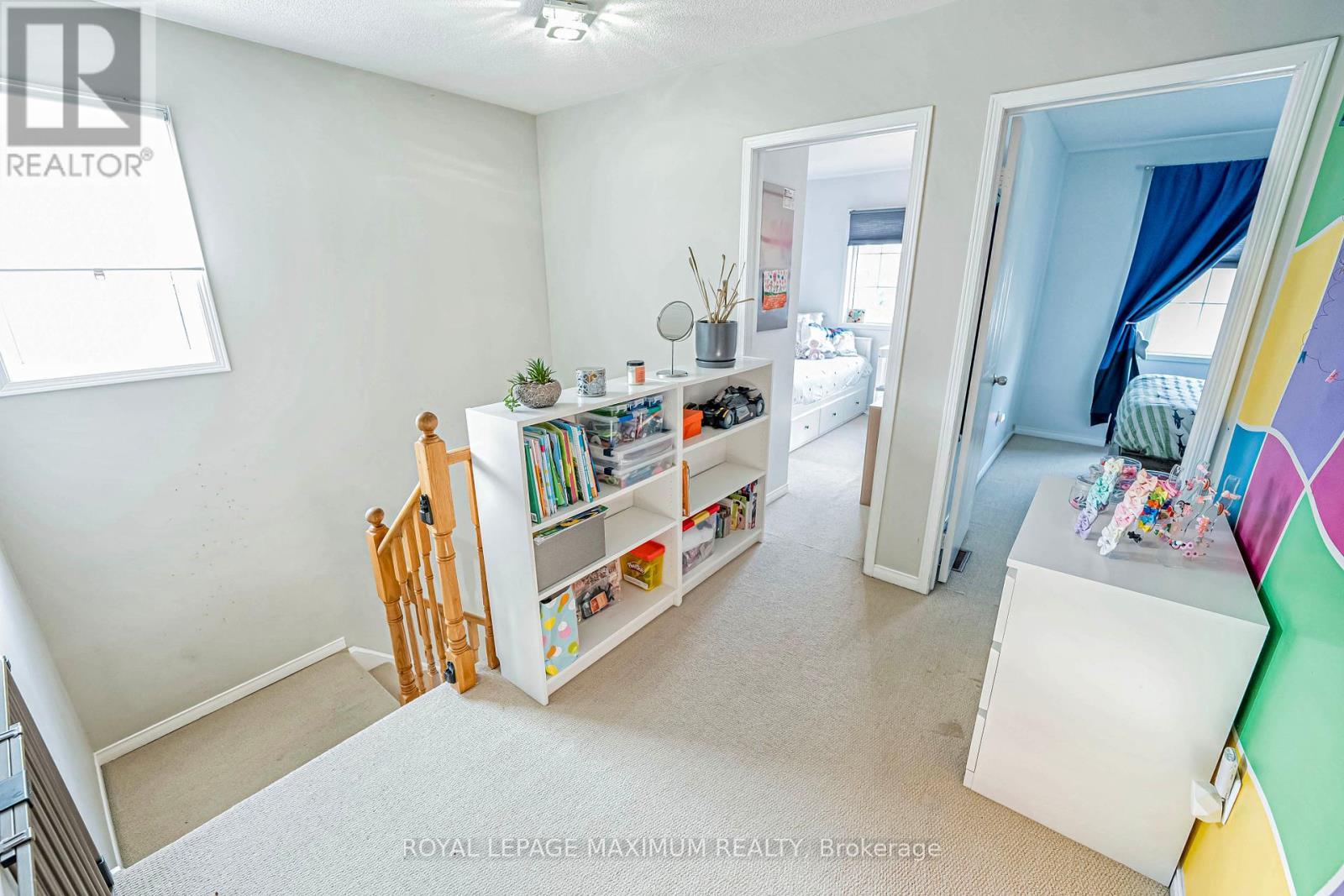 












21 PIONEER AVENUE

,
Toronto,




Ontario
M6M5H8

