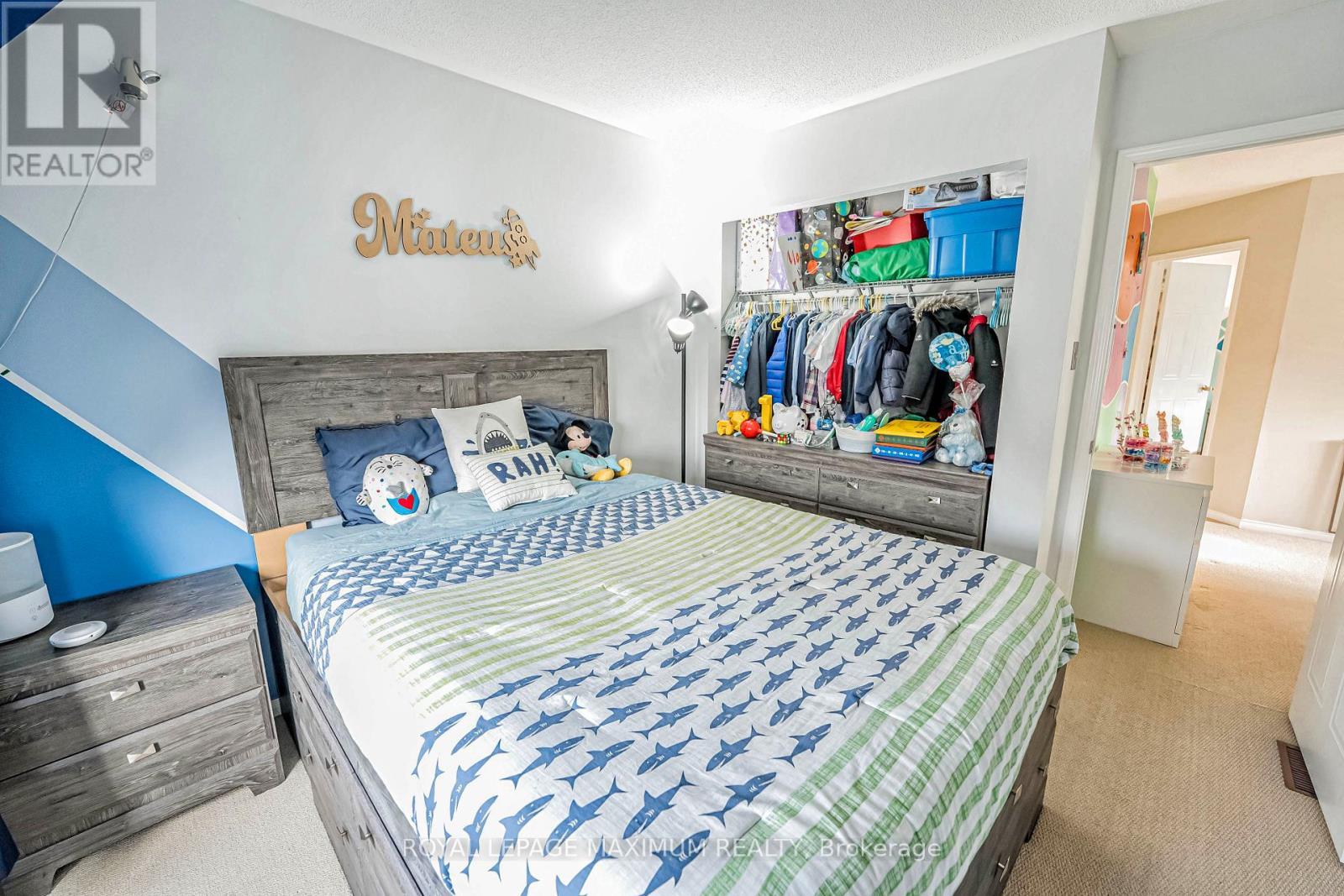 












21 PIONEER AVENUE

,
Toronto,




Ontario
M6M5H8

