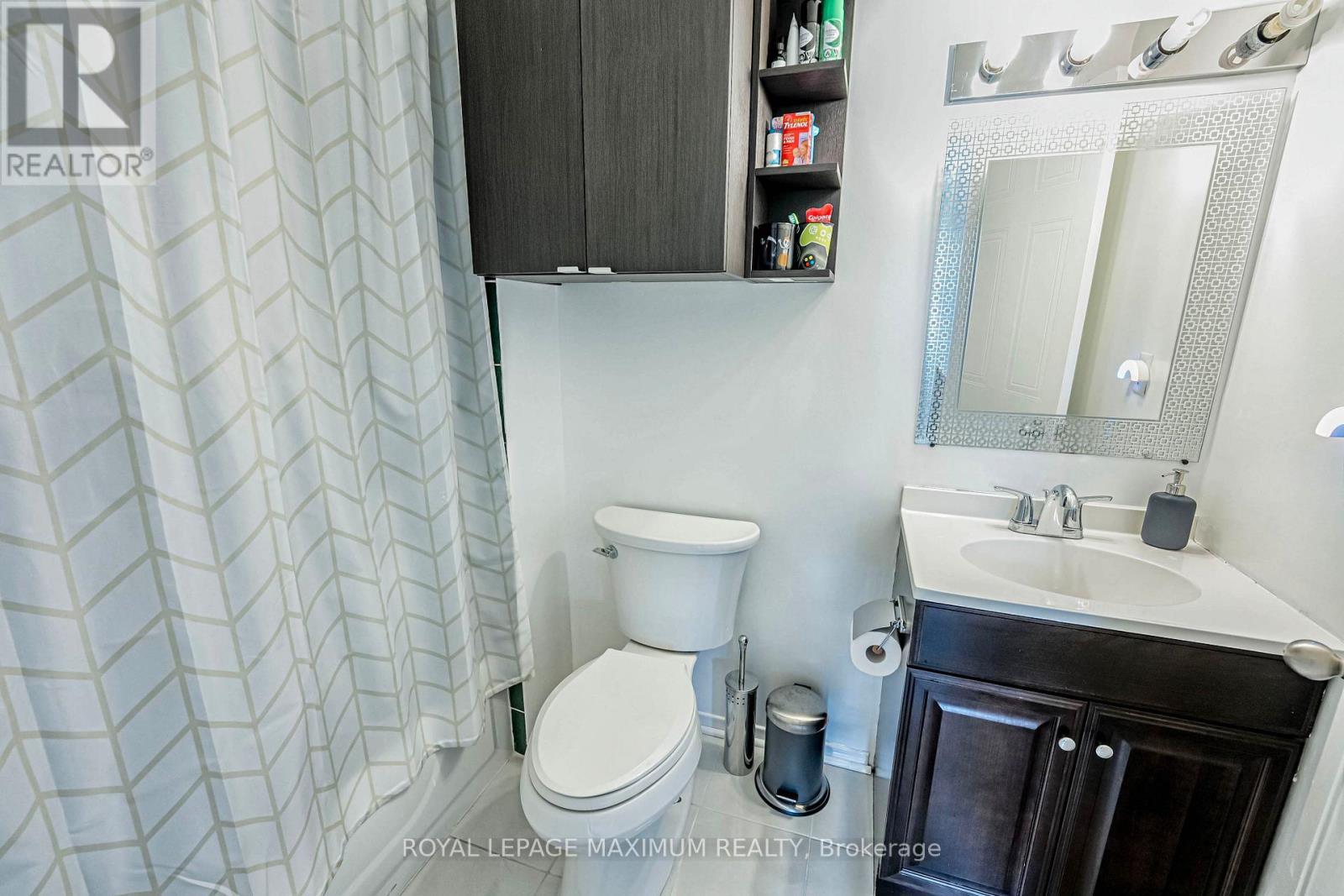 












21 PIONEER AVENUE

,
Toronto,




Ontario
M6M5H8

