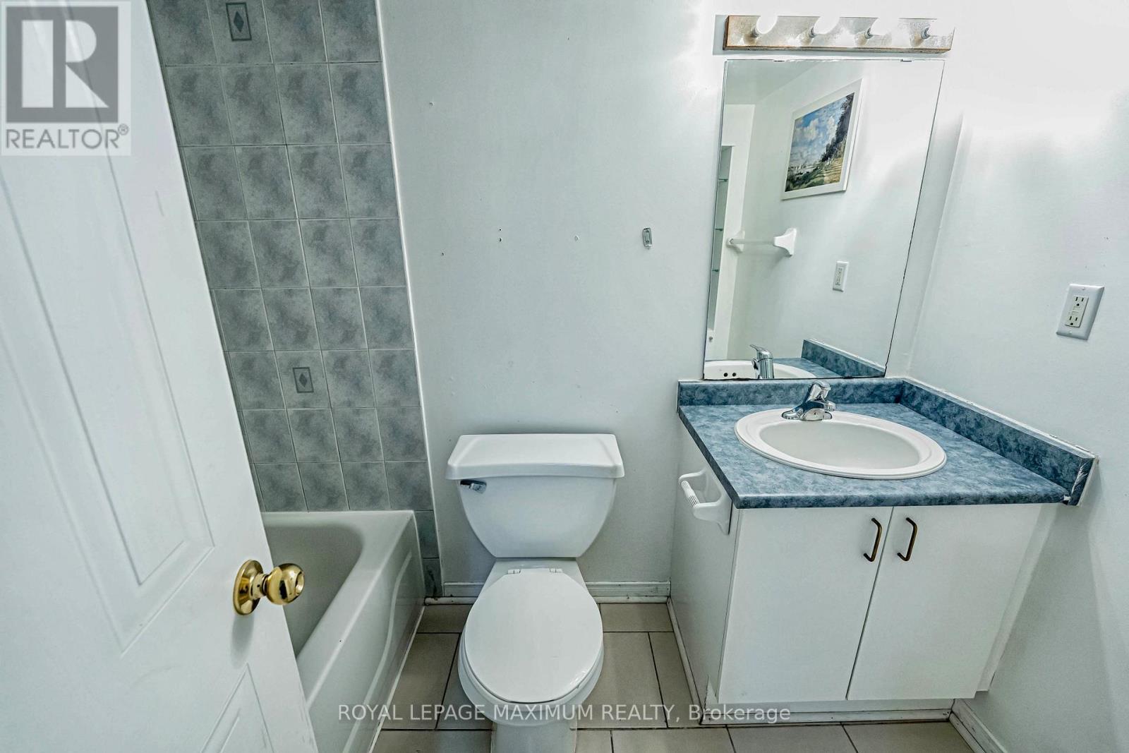 












21 PIONEER AVENUE

,
Toronto,




Ontario
M6M5H8


