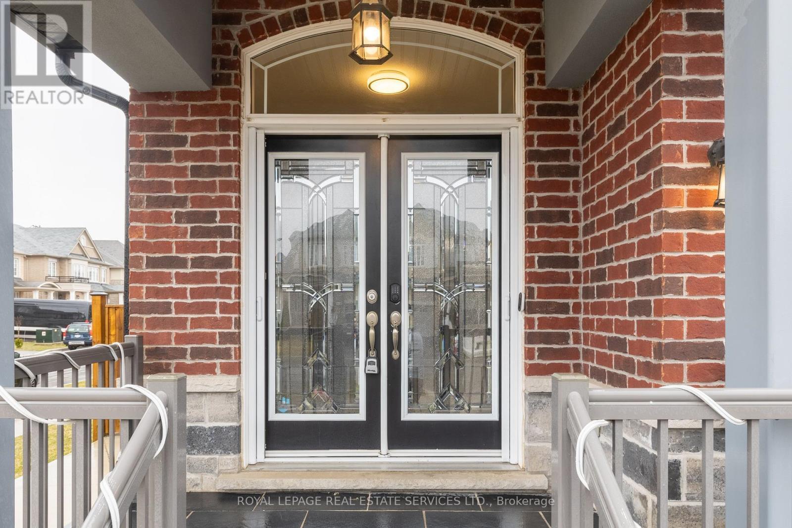 












17 NARBONNE CRESCENT

,
Hamilton,




Ontario
L8J0J7

