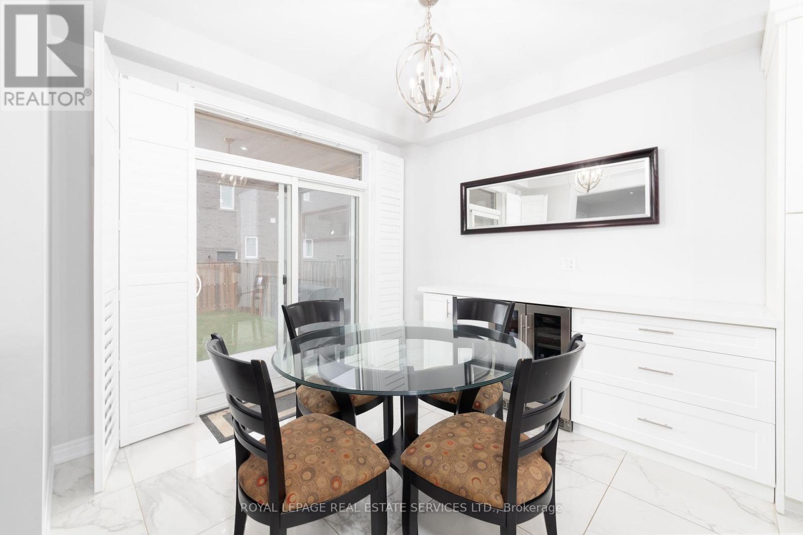












17 NARBONNE CRESCENT

,
Hamilton,




Ontario
L8J0J7

