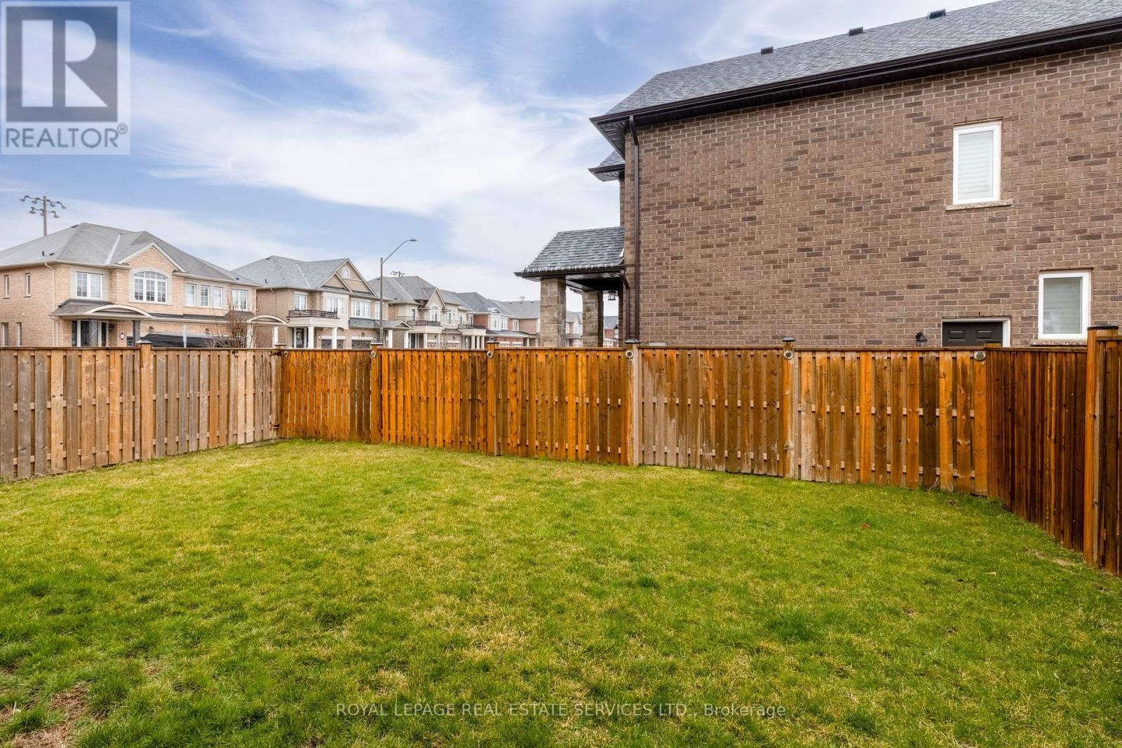 












17 NARBONNE CRESCENT

,
Hamilton,




Ontario
L8J0J7

