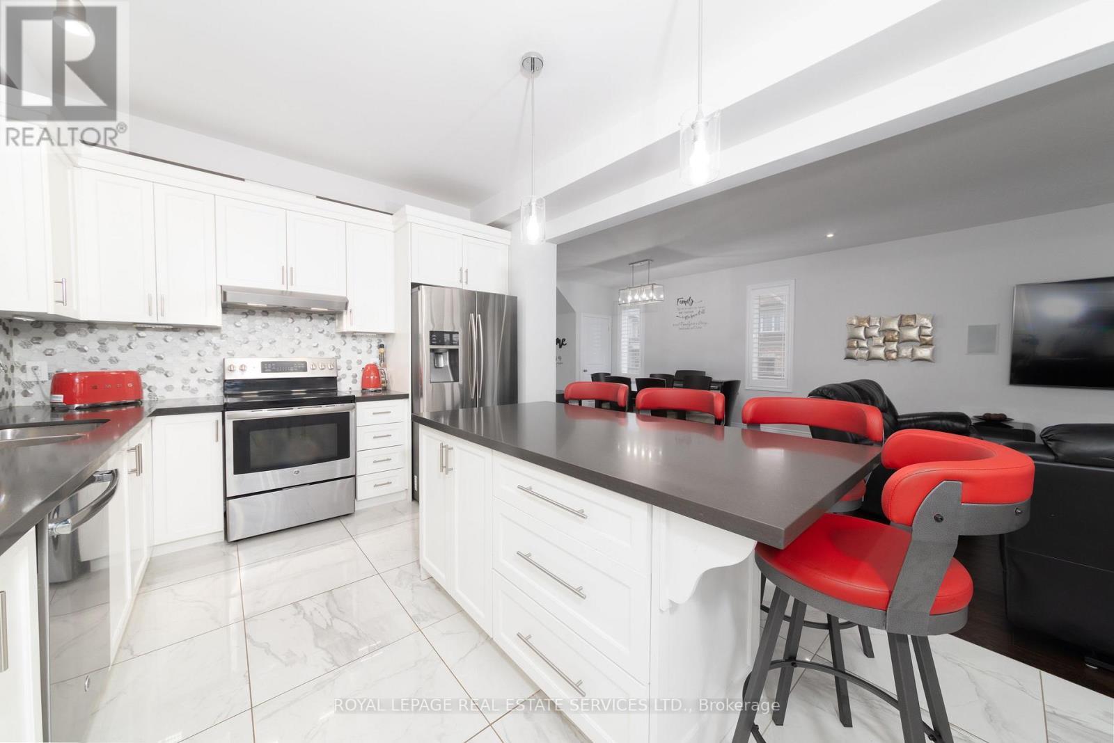 












17 NARBONNE CRESCENT

,
Hamilton,




Ontario
L8J0J7

