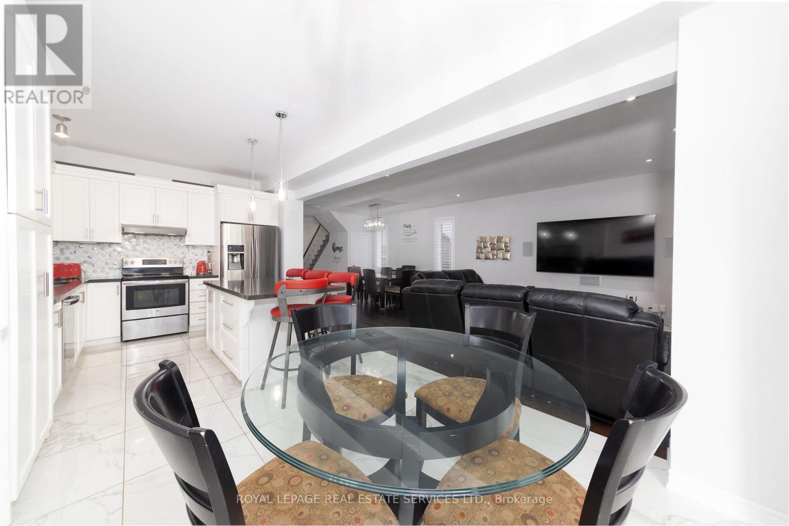 












17 NARBONNE CRESCENT

,
Hamilton,




Ontario
L8J0J7

