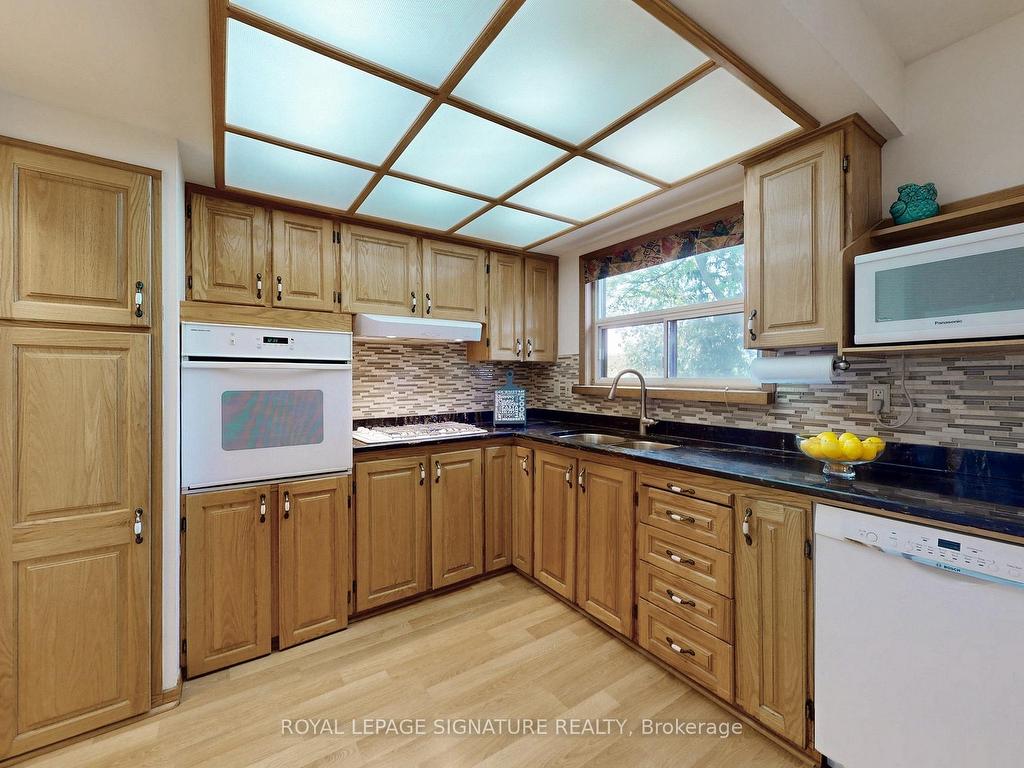 









61


Centre

Street South,
Brampton,




ON
L6W 2X7

