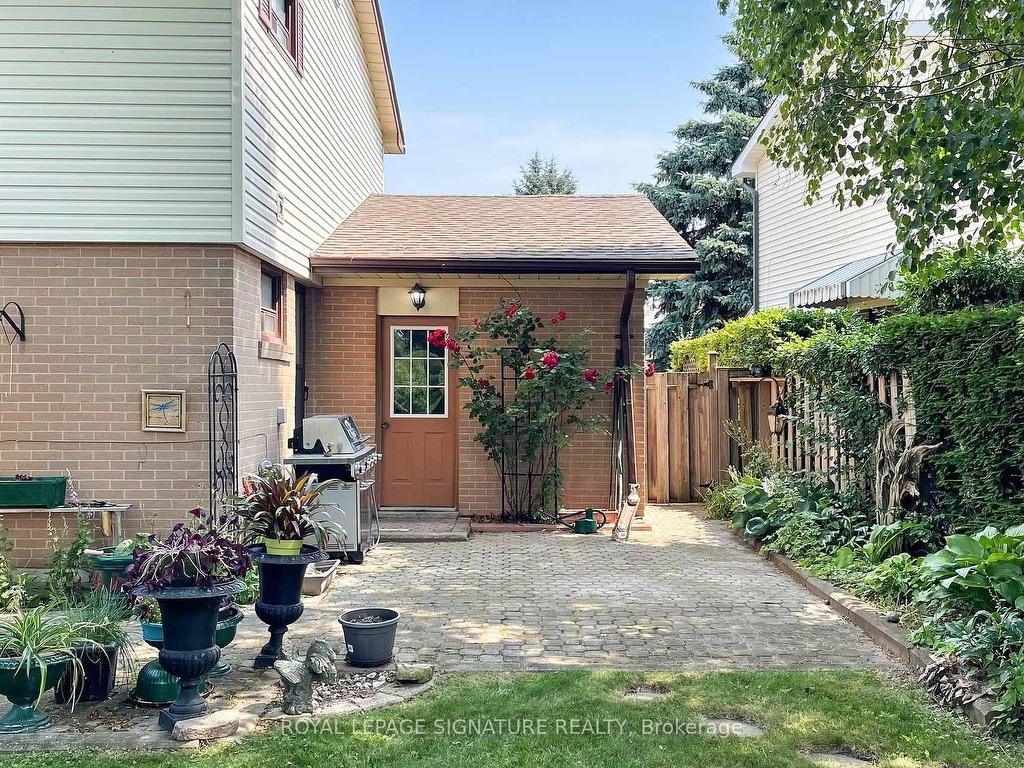 









61


Centre

Street South,
Brampton,




ON
L6W 2X7

