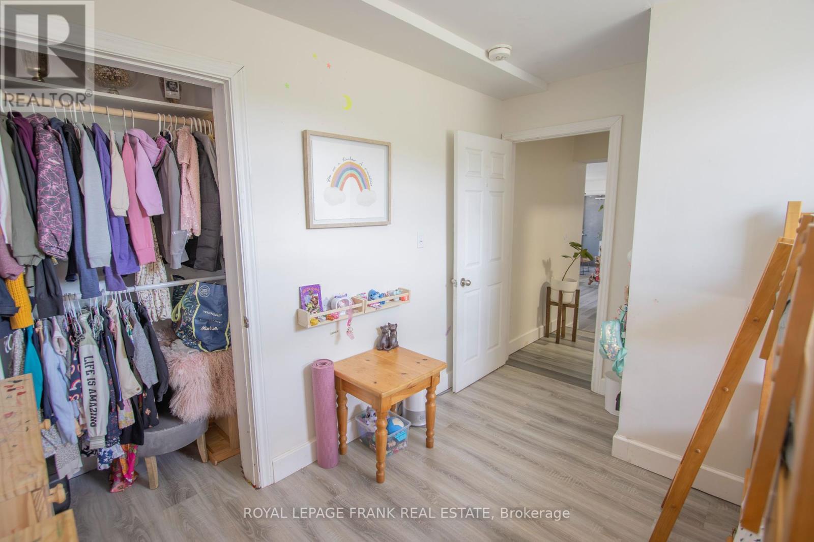 












33 FLINT AVENUE

,
Bancroft (Bancroft Ward),




Ontario
K0L1C0

