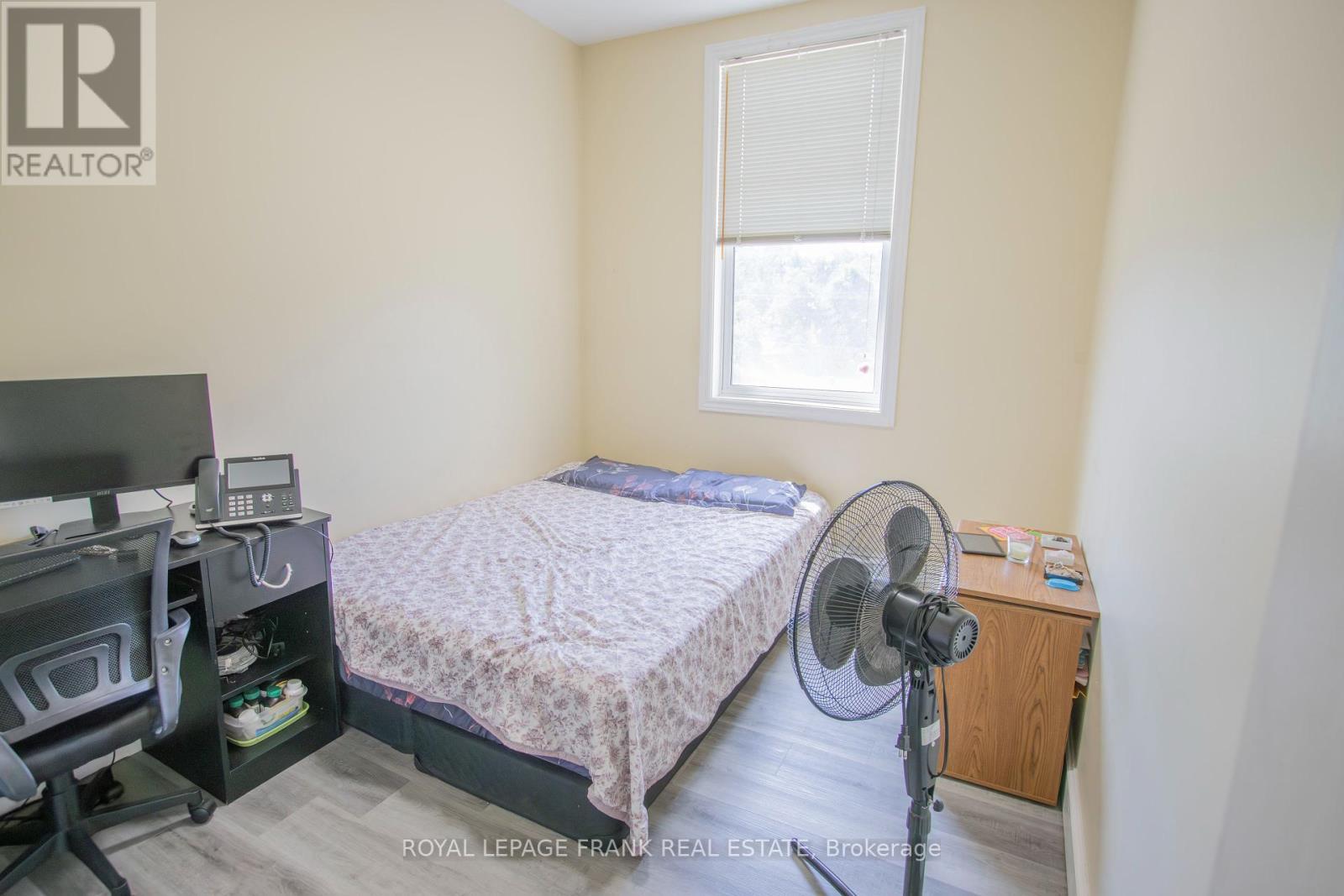 












33 FLINT AVENUE

,
Bancroft (Bancroft Ward),




Ontario
K0L1C0

