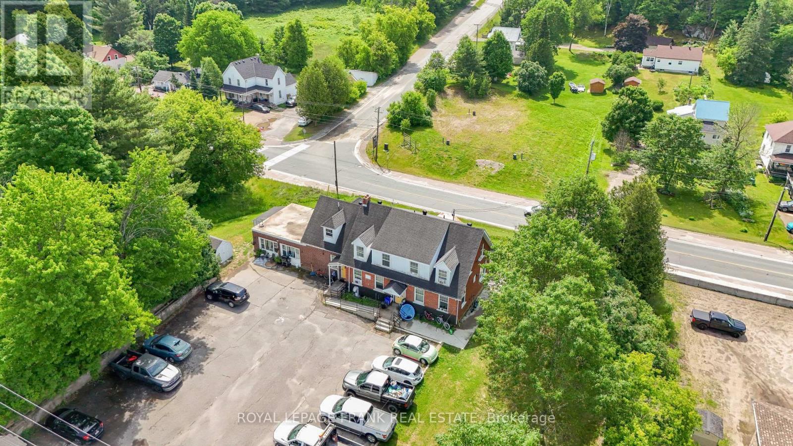 












33 FLINT AVENUE

,
Bancroft (Bancroft Ward),




Ontario
K0L1C0

