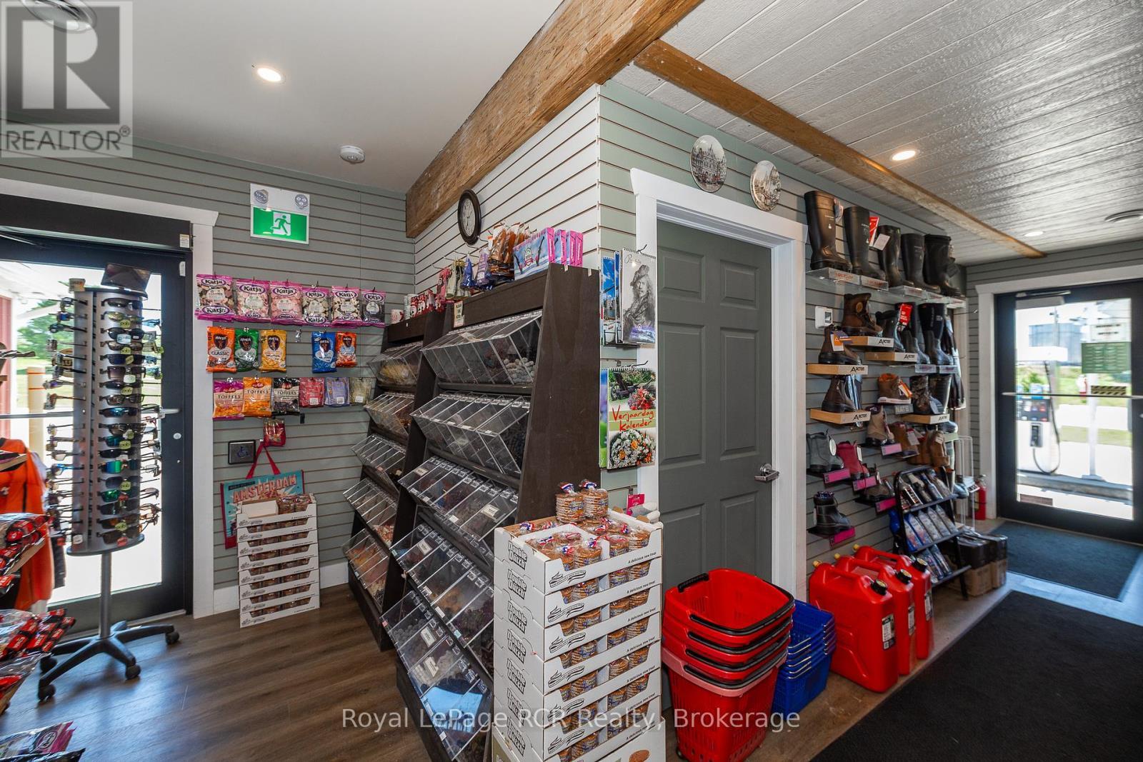 












177569 GREY RD 18 ROAD

,
Georgian Bluffs,




Ontario
N4K5N5

