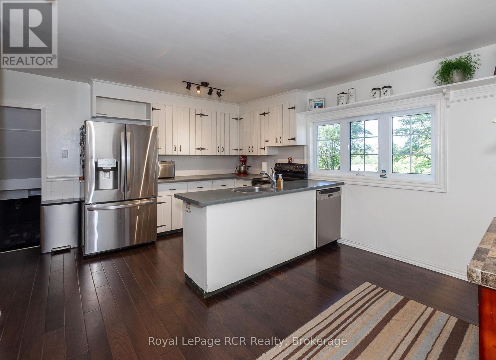 












177569 GREY RD 18 ROAD

,
Georgian Bluffs,




Ontario
N4K5N5

