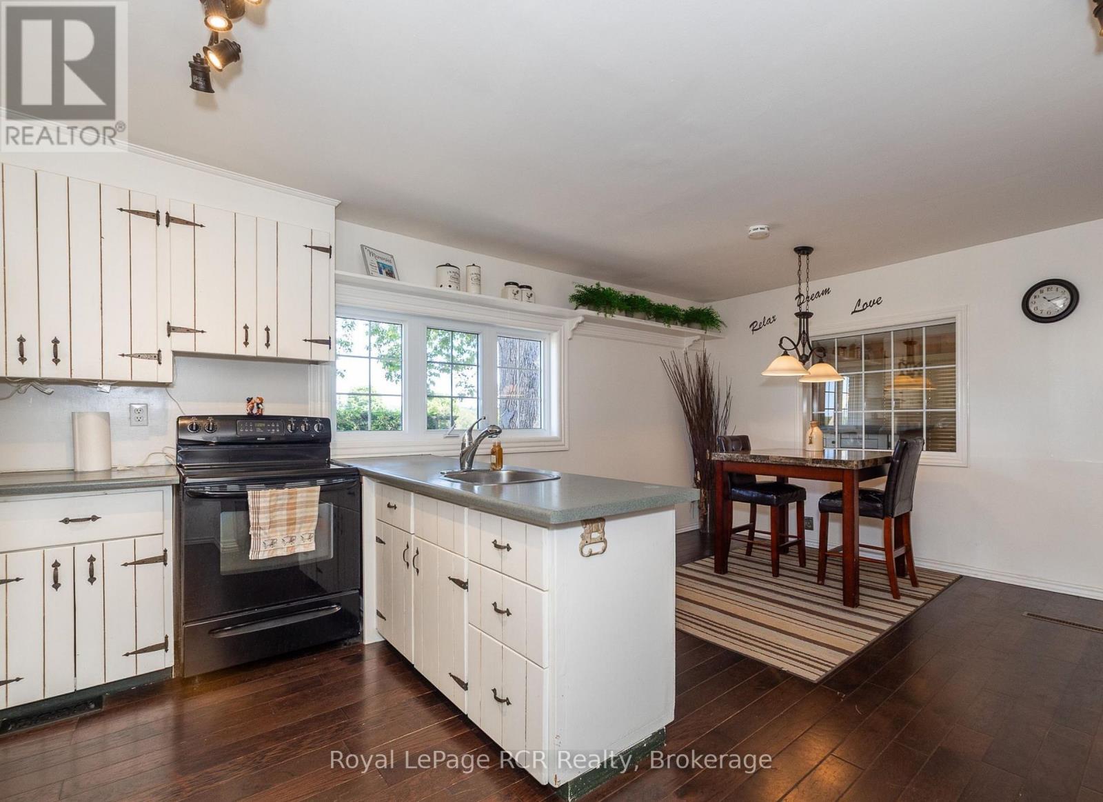 












177569 GREY RD 18 ROAD

,
Georgian Bluffs,




Ontario
N4K5N5

