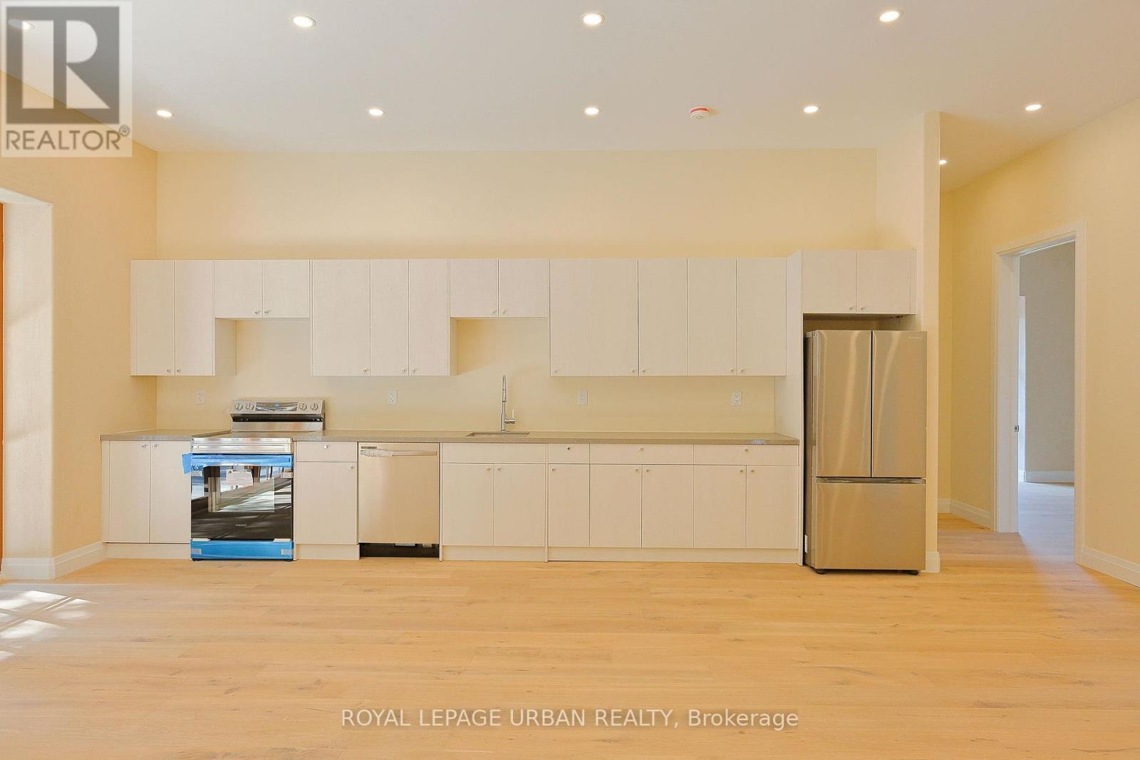 












800 RYE ROAD

,
South River,




Ontario
P0A1Z0

