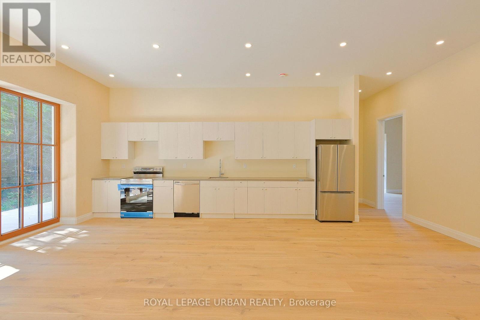 












800 RYE ROAD

,
South River,




Ontario
P0A1Z0

