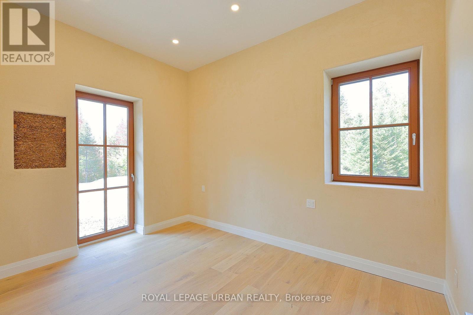 












800 RYE ROAD

,
South River,




Ontario
P0A1Z0

