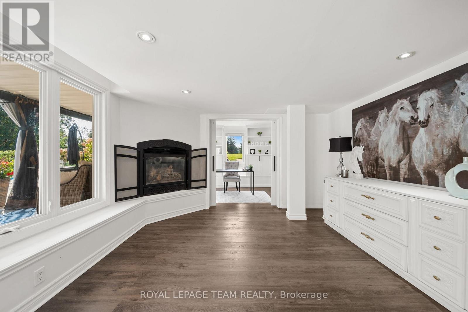 












112 LADY LOCHEAD LANE

,
Ottawa,




Ontario
K0A1L0

