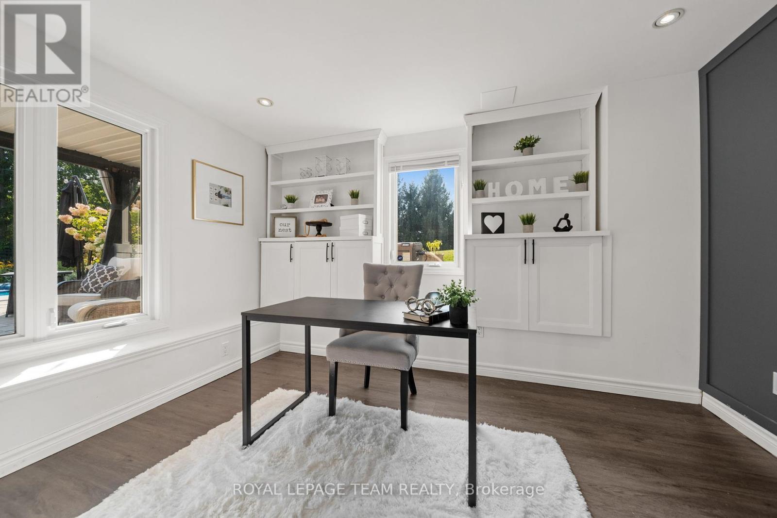 












112 LADY LOCHEAD LANE

,
Ottawa,




Ontario
K0A1L0

