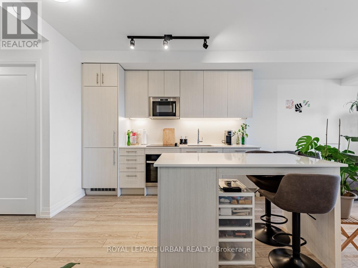 












2311 - 286 MAIN STREET

,
Toronto,




Ontario
M4C0B3

