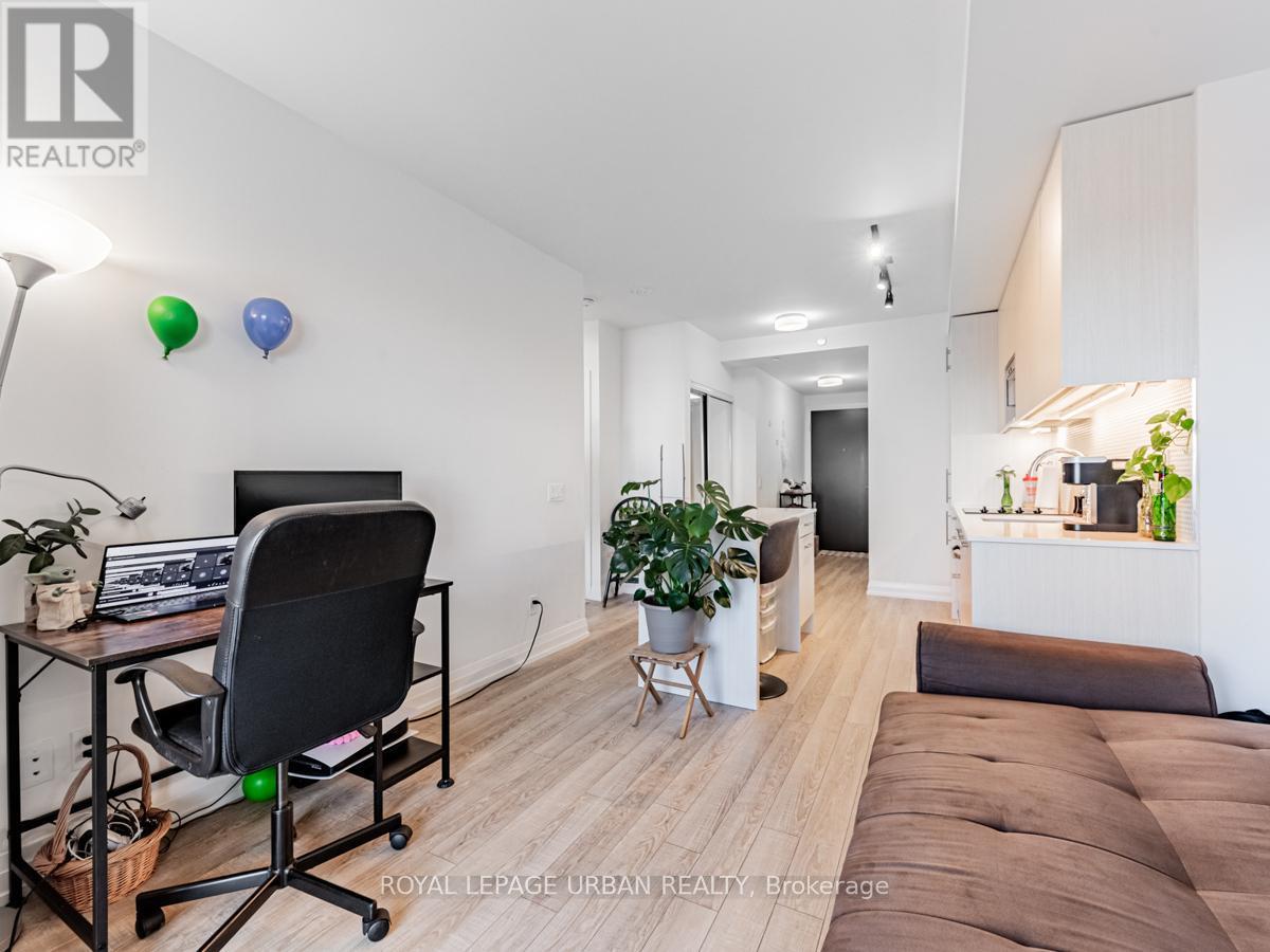 












2311 - 286 MAIN STREET

,
Toronto,




Ontario
M4C0B3

