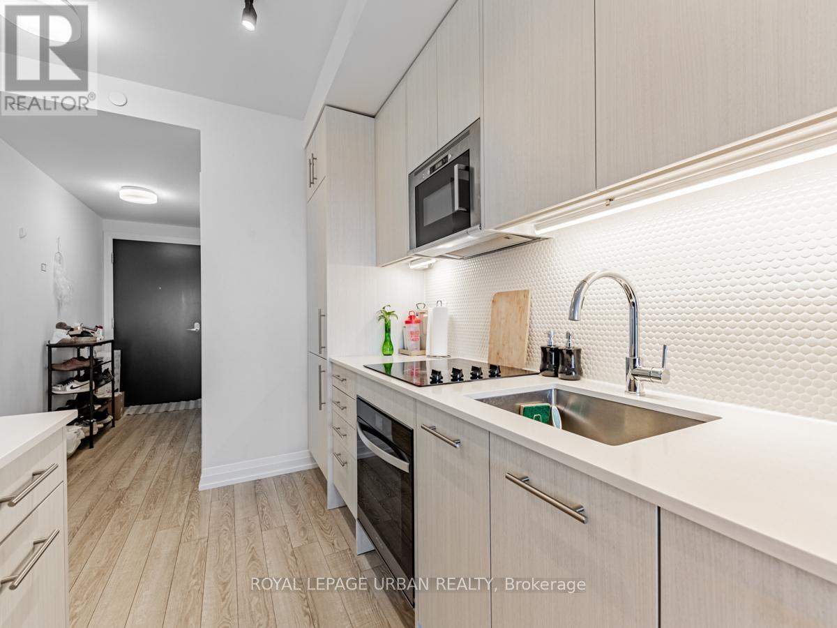












2311 - 286 MAIN STREET

,
Toronto,




Ontario
M4C0B3

