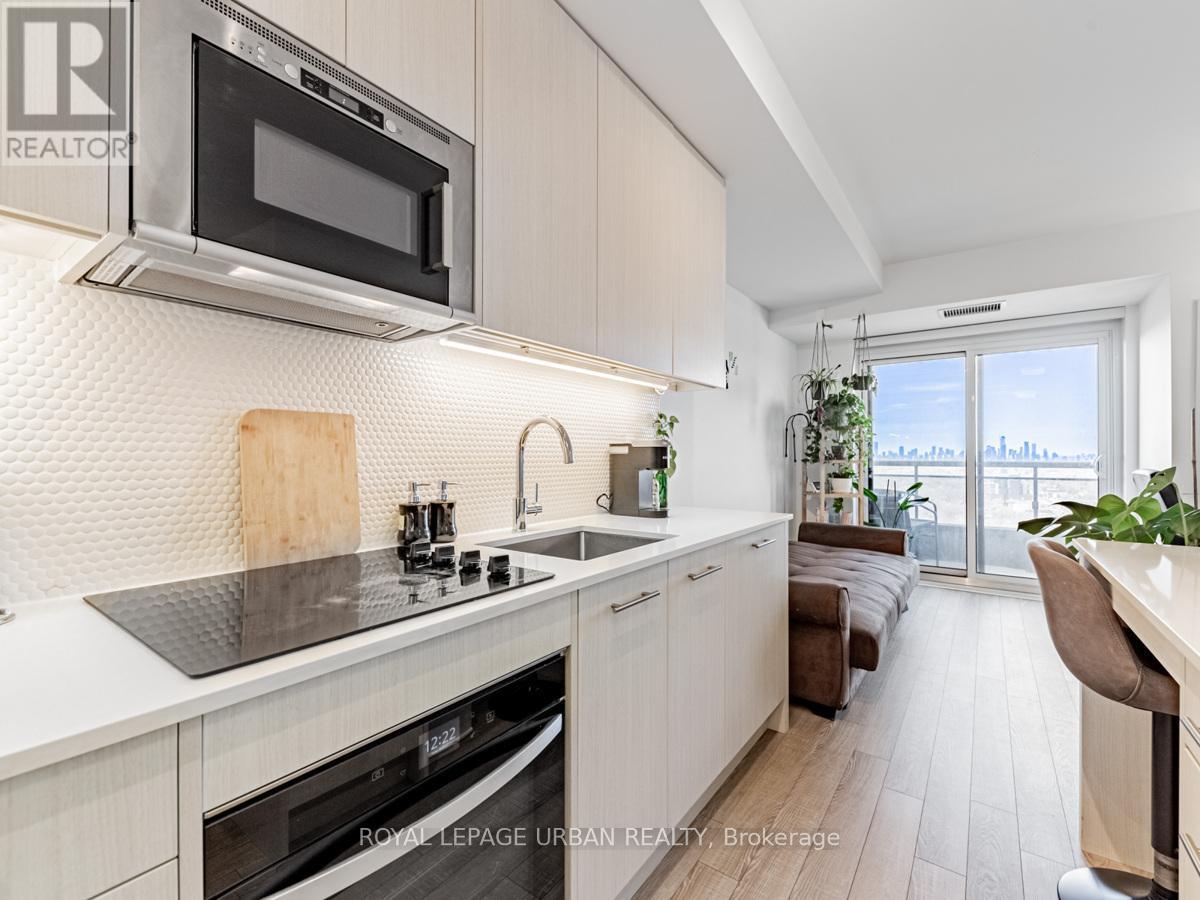 












2311 - 286 MAIN STREET

,
Toronto,




Ontario
M4C0B3

