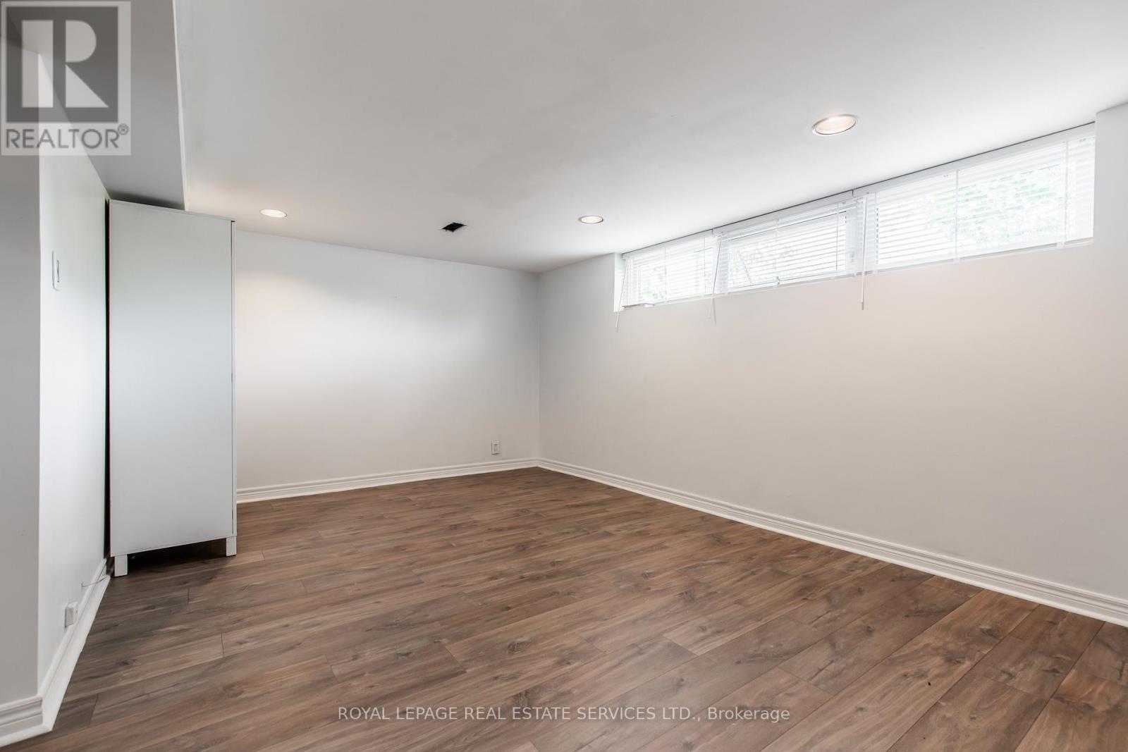 












LOWER LEVEL - 589 STEPHENS CRESCENT

,
Oakville,




Ontario
L6K1Y2

