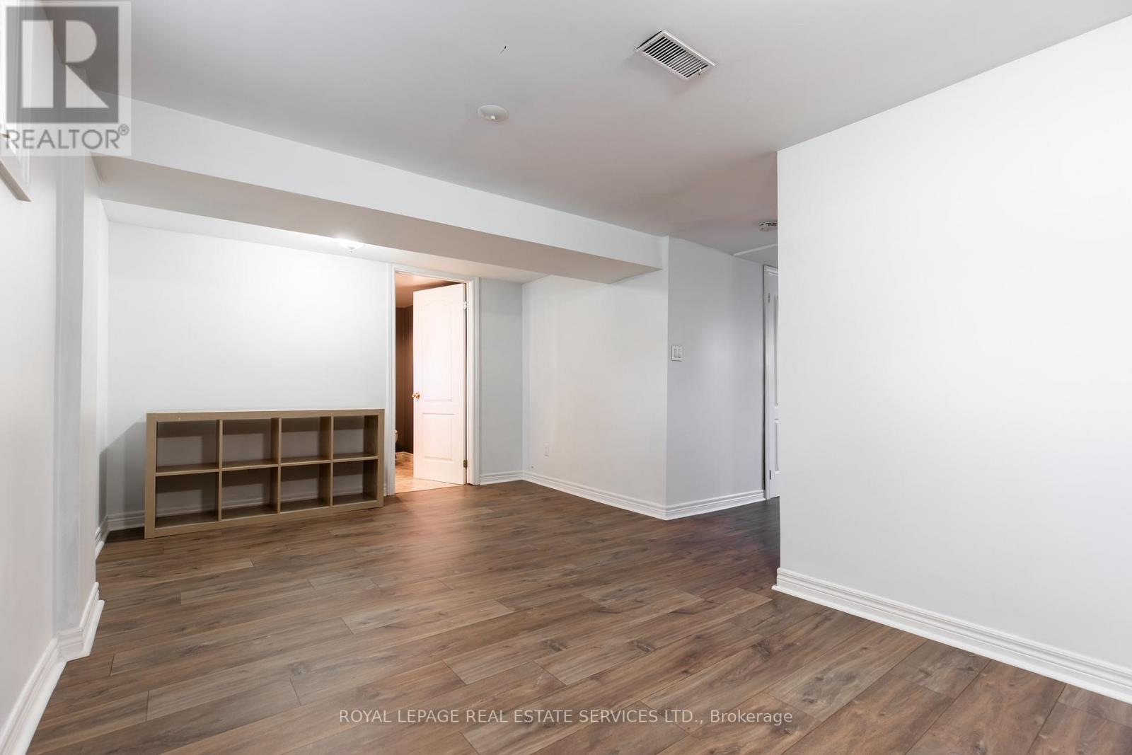 












LOWER LEVEL - 589 STEPHENS CRESCENT

,
Oakville,




Ontario
L6K1Y2

