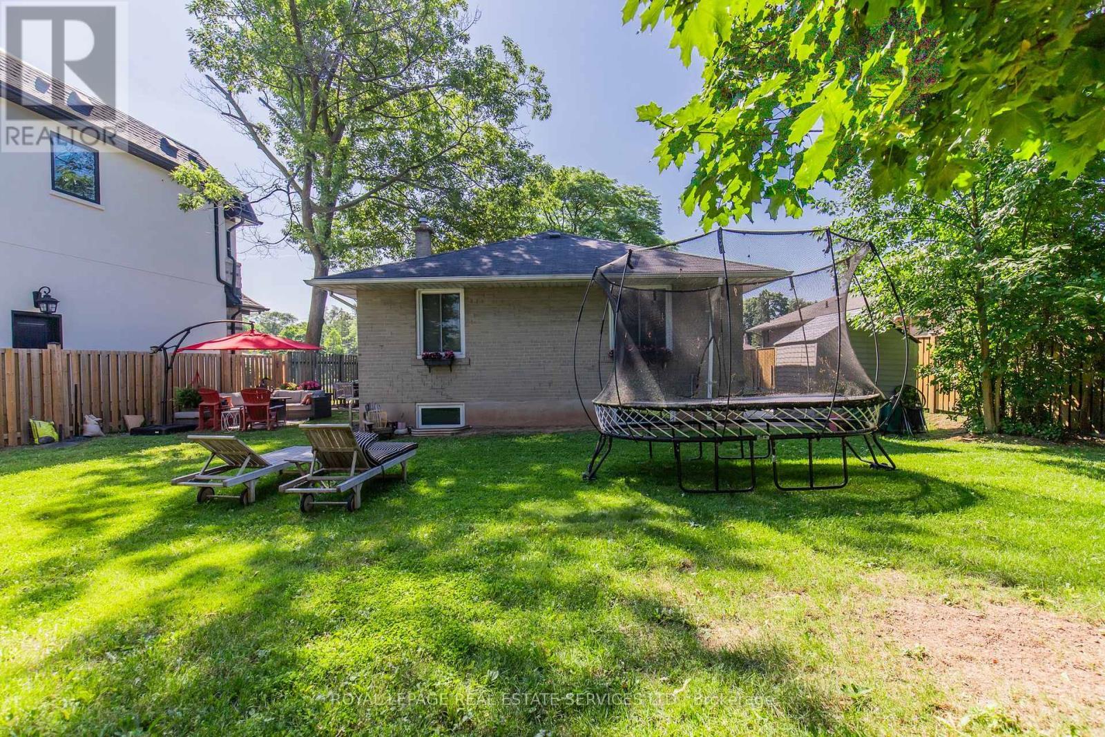 












LOWER LEVEL - 589 STEPHENS CRESCENT

,
Oakville,




Ontario
L6K1Y2

