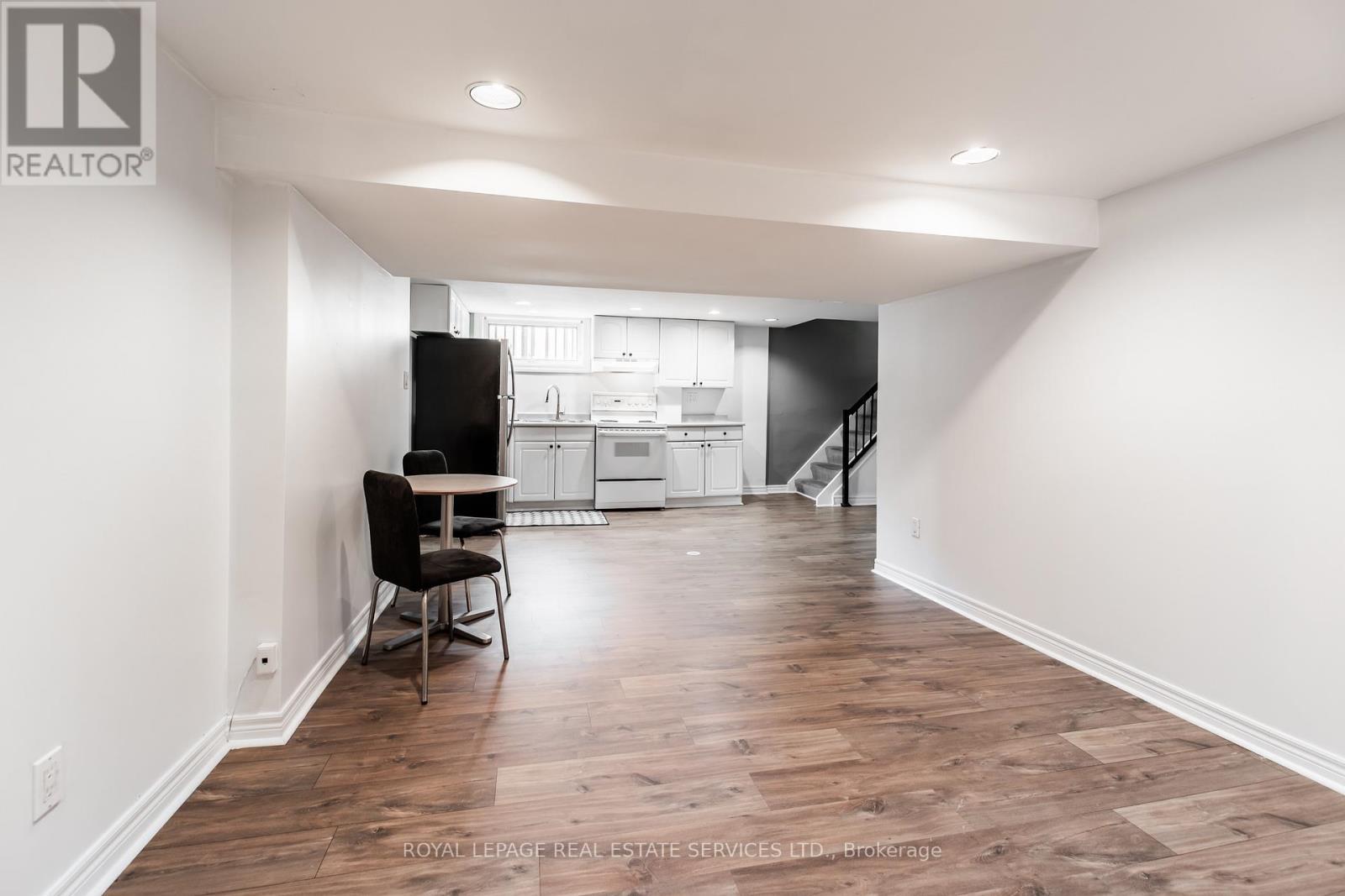 












LOWER LEVEL - 589 STEPHENS CRESCENT

,
Oakville,




Ontario
L6K1Y2

