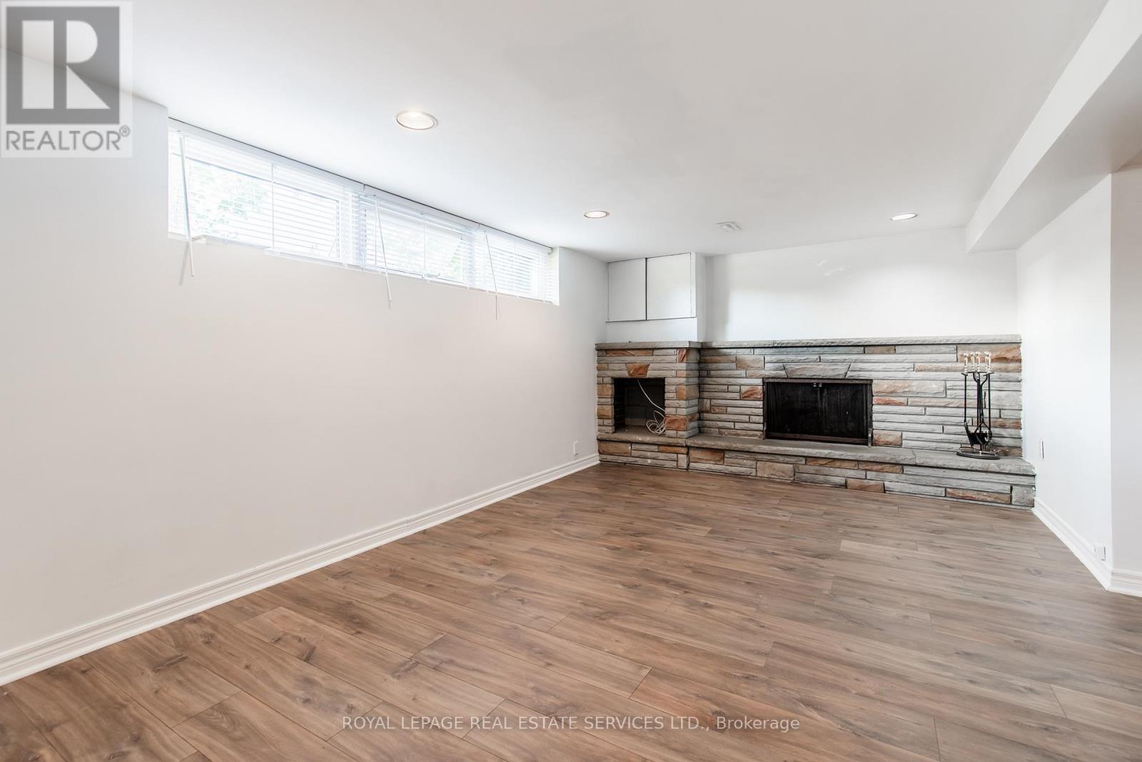 












LOWER LEVEL - 589 STEPHENS CRESCENT

,
Oakville,




Ontario
L6K1Y2

