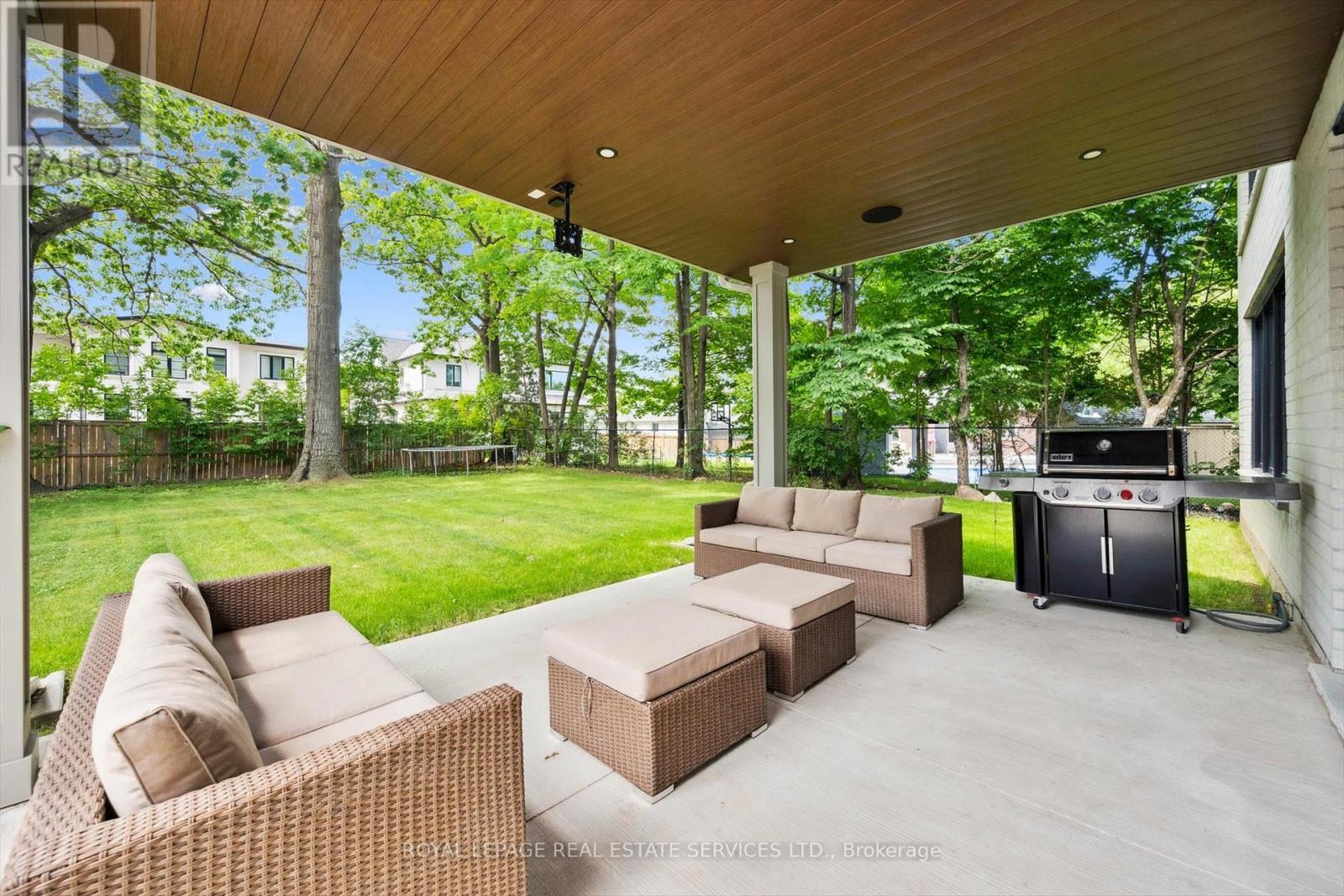 












515 PINELAND AVENUE

,
Oakville,




Ontario
L6K1Z9

