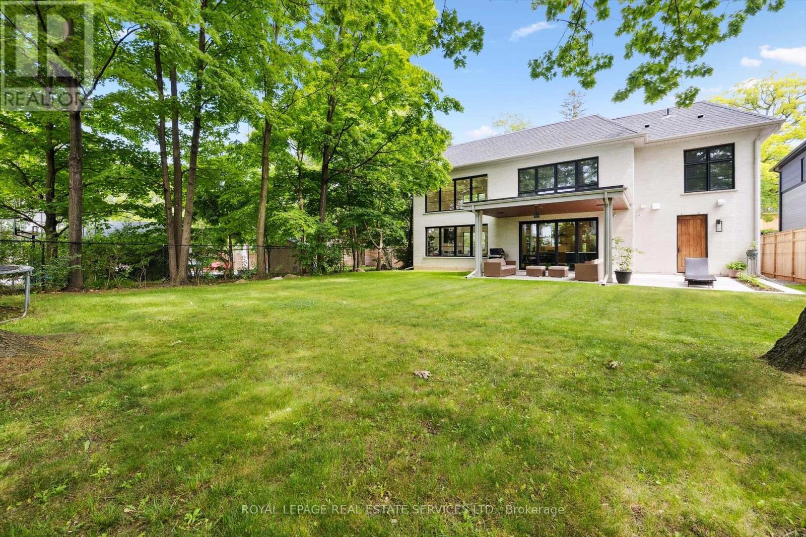 












515 PINELAND AVENUE

,
Oakville,




Ontario
L6K1Z9

